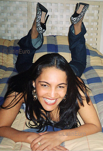 Date this pretty Brazil girl Clara from SERRA B3296