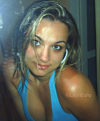 Date this funny Brazil girl Vivian from SAO PAULO B3599