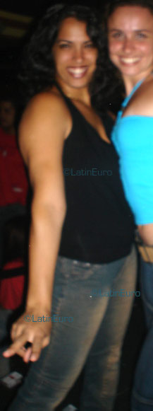 Date this voluptuous Brazil girl Desiree from RIO DE JANEIRO B3624