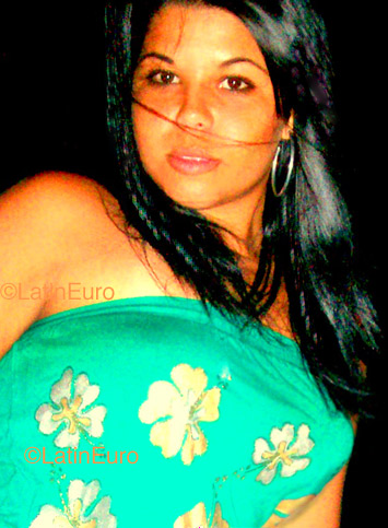 Date this delightful Brazil girl Raquel from IPATINGA B3723