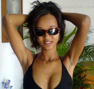 Date this passionate Brazil girl Julyana from ITABUNA B3890