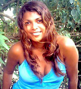 Date this georgeous Brazil girl Emanuelle from  B4024