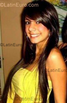 Date this georgeous Brazil girl Kamila from Cuiaba B407