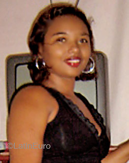 Date this nice looking Brazil girl Renata from BELEM B4381