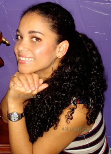 Date this georgeous Brazil girl Luciana from  B4581