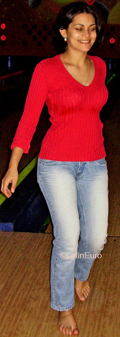 Date this charming Brazil girl Ana from MARINGA B4622