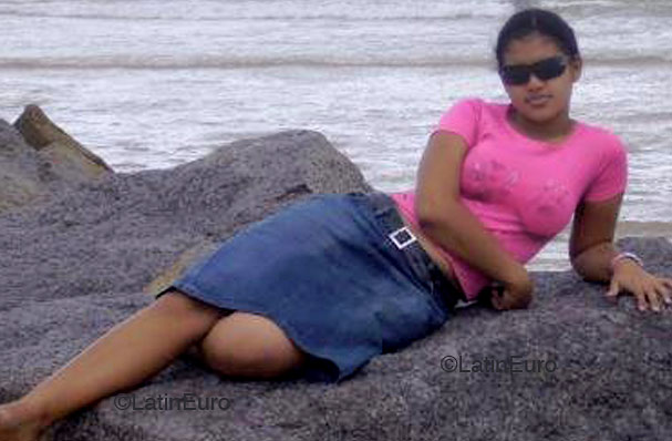 Date this beautiful Brazil girl Leticia from JARDIM B4670