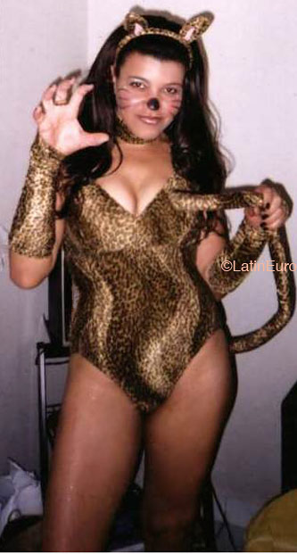 Date this fun Brazil girl Elis from VARGINHA B4698