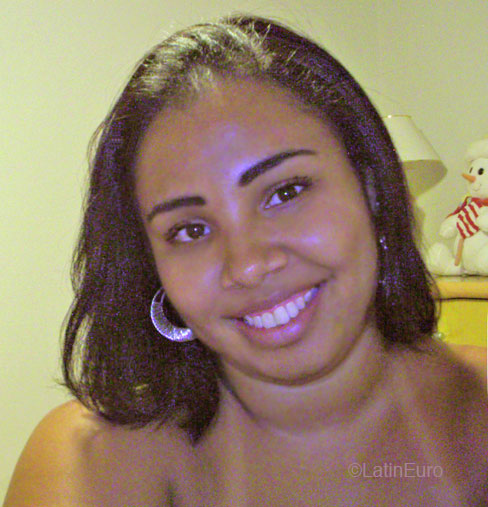 Date this cute Brazil girl Vanessa from RIO DE JANEIRO B4728