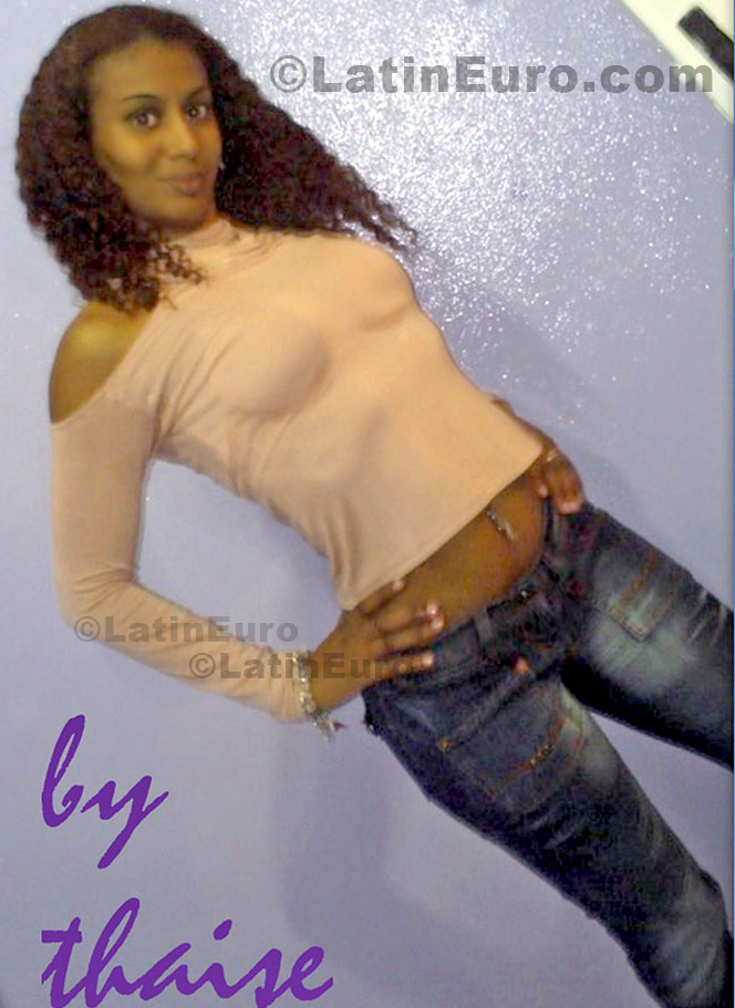 Date this exotic Brazil girl Taise from Porto Alegre B486