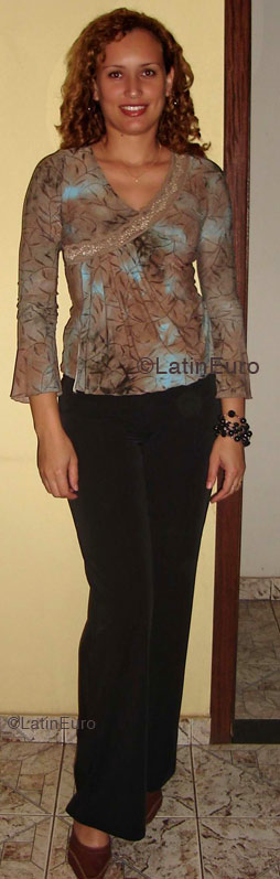 Date this georgeous Brazil girl Claudineia from IPATINGA B4951
