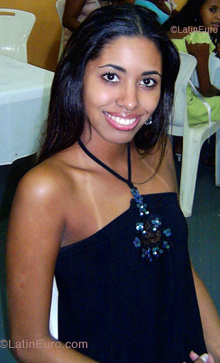 Date this exotic Brazil girl Ticiany from RIO DE JANEIRO B4981
