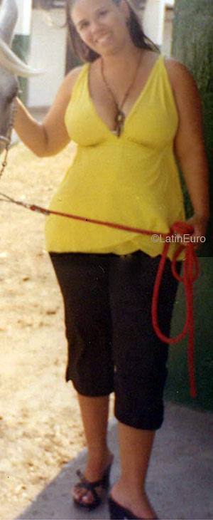 Date this stunning Brazil girl Viviane from FEIRA DE SANTANA B5086