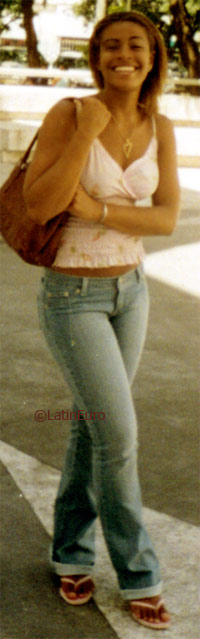 Date this foxy Brazil girl Janaina from RECIFE B4033