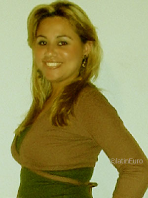 Date this hot Brazil girl Karina from LINHARES B5166