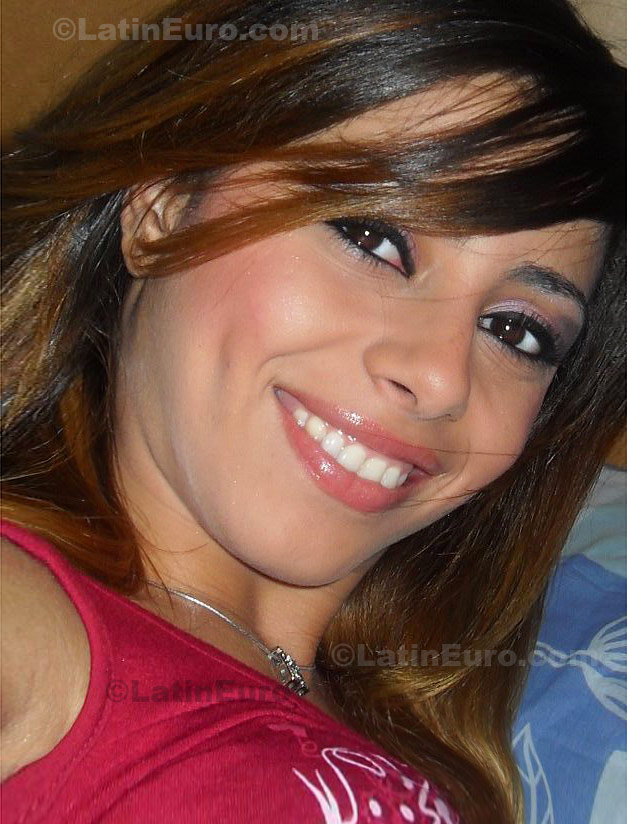 Date this lovely Brazil girl Juliana from Rio de Janeiro B524