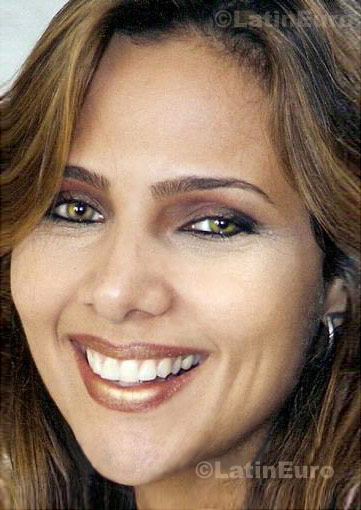 Date this sultry Brazil girl Alexandra from Itu B525