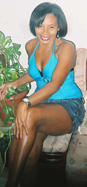 Date this gorgeous Brazil girl Ana from TAGUATINGA B5363