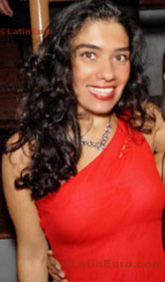 Date this charming Brazil girl Luciana from Sao Paulo B547