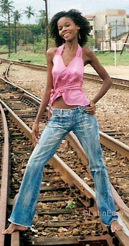 Date this pretty Brazil girl Marines from SALVADOR B5492