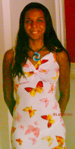 Date this hot Brazil girl Claudia from SALVADOR B5921