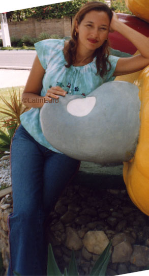 Date this nice looking Brazil girl Denize from SAO PAULO B6404