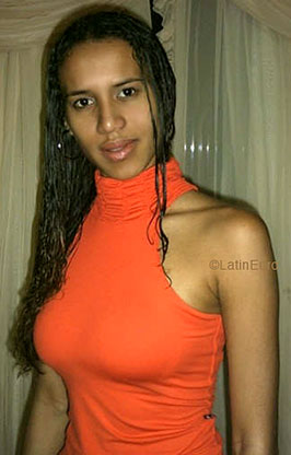 Date this pretty Brazil girl Liliane from OURO PRETO DO OESTE B6515