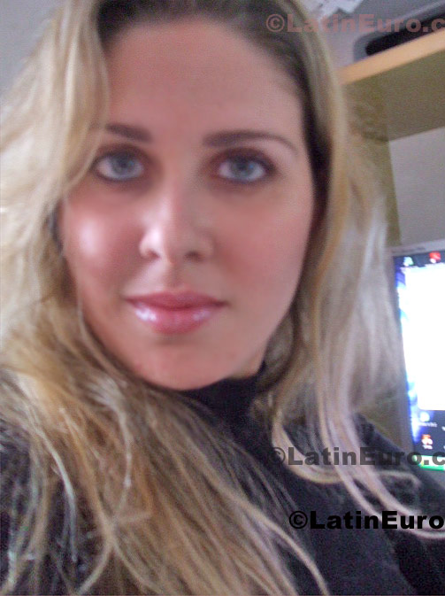 Date this gorgeous Brazil girl Denise from Sao Paulo B657
