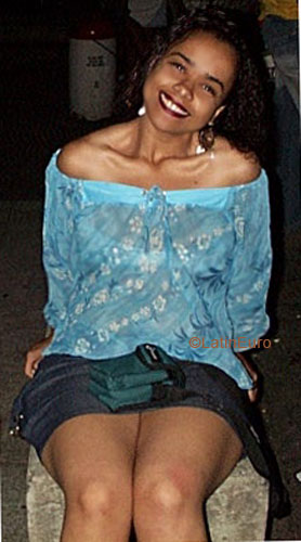 Date this nice looking Brazil girl Juliana from BELO HORIZONTE B6721