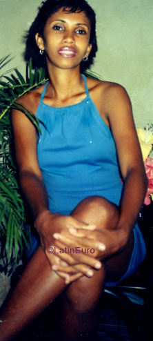 Date this delightful Brazil girl Iara from RIO DE JANEIRO B6756