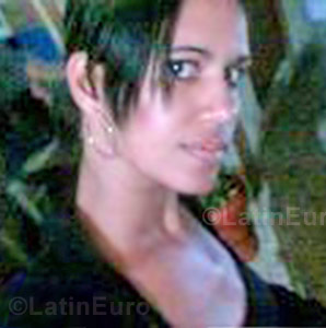 Date this hard body Brazil girl Debora from Salvador B678