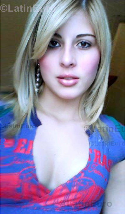Date this sultry Brazil girl Talita from Guarulhos B696