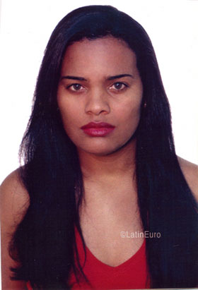 Date this attractive Brazil girl Gislene from BELO HORIZONTE B7103