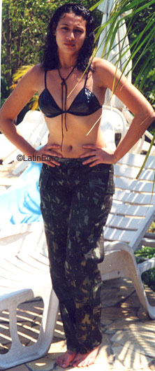 Date this voluptuous Brazil girl Paula from PINDAMONHANGABA B7453
