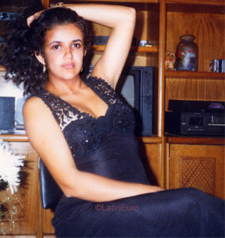 Date this sultry Brazil girl Elisabete from SAO PAULO B7961
