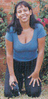 Date this happy Brazil girl Marian from UBERABA B8181