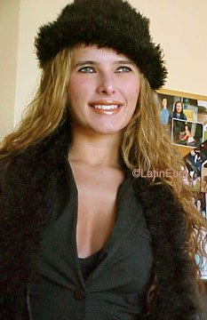 Date this good-looking Brazil girl Fabia from SAO PAULO B8294
