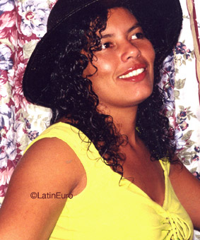 Date this stunning Brazil girl Maria from PETROLINA B8441