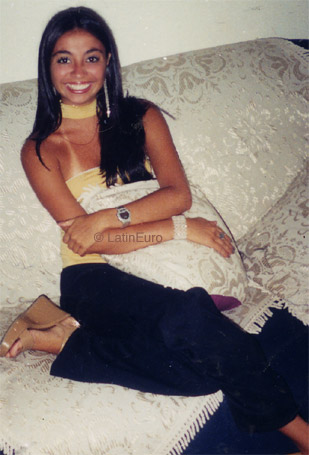 Date this hard body Brazil girl Lili from MARESIAS B3395