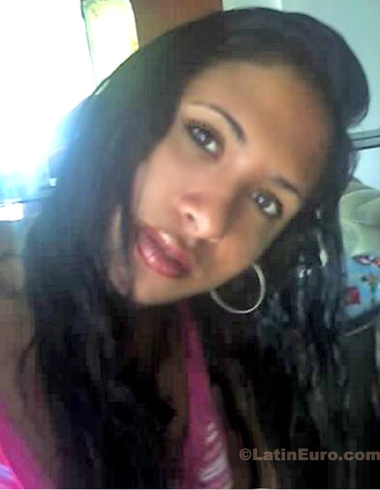 Date this foxy Brazil girl Aline from Rio De Janeiro B9