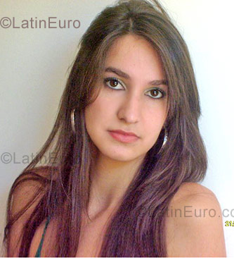 Date this attractive Brazil girl Bruna from Salavador B901