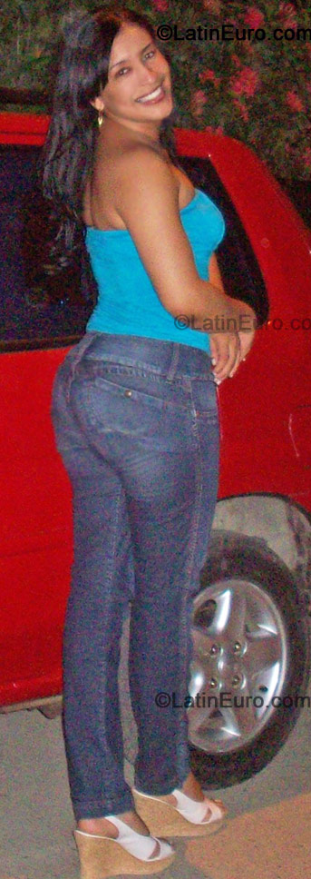 Date this exotic Colombia girl Janitza from Cartagena C7932