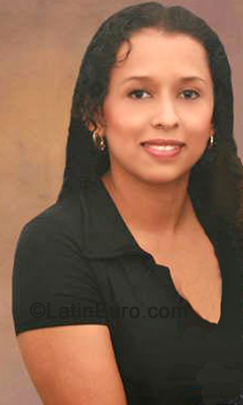 Date this nice looking Colombia girl Maria from Cali C7959