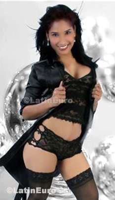 Date this attractive Colombia girl Leidy from Medellin C8027