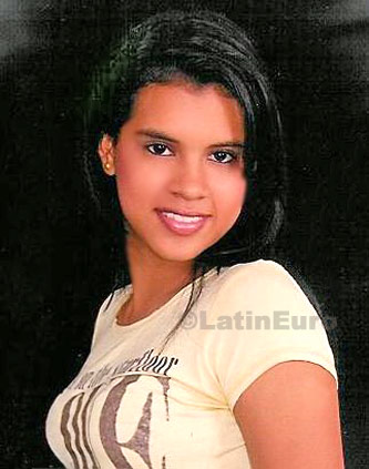 Date this passionate Colombia girl Claudia- from Cali C8031