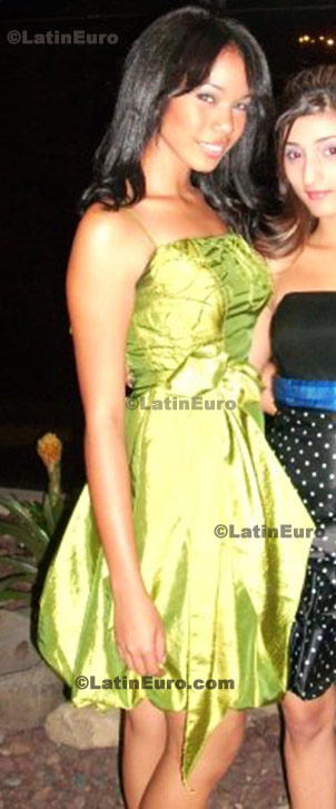 Date this fun Colombia girl Melissa from Medellin C8032
