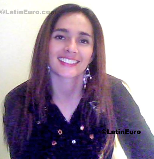Date this sensual Colombia girl Cristina from Cali C8069