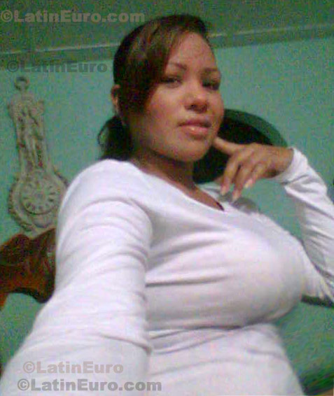 Date this beautiful Colombia girl Andrea from Barranquilla C8146