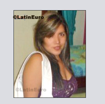 Date this voluptuous Colombia girl Lina from Cali C8184