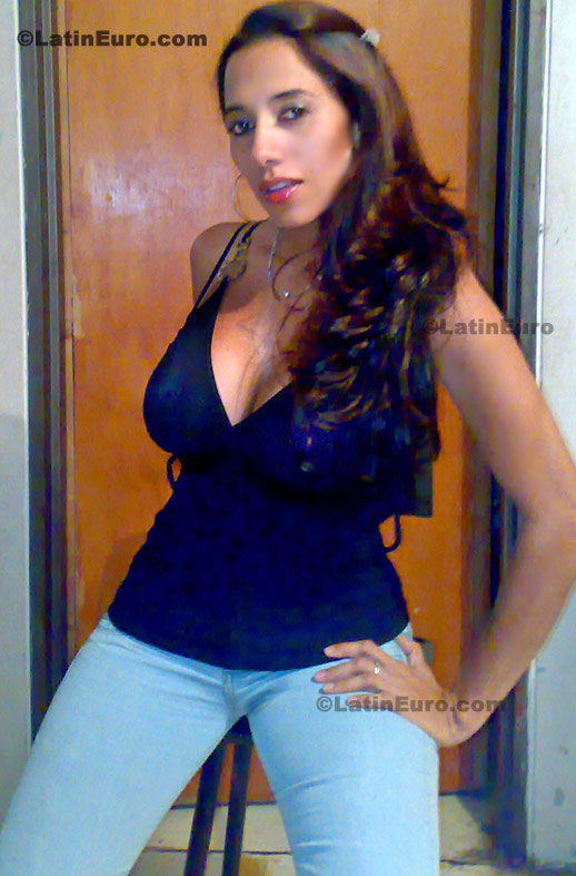 Date this pretty Colombia girl Nohelia from Cali C8228